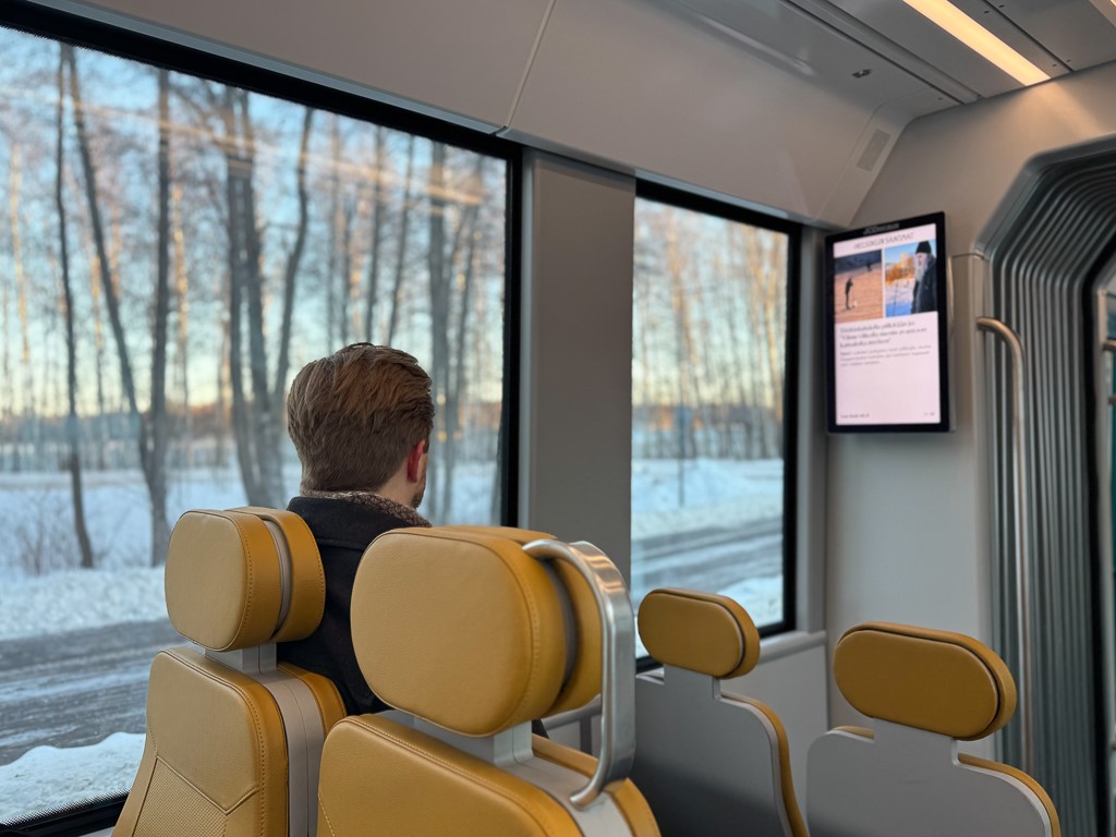 Cosmo Jenytin De Gröna Esbo kommunalvalskandidat 2025 inomhus